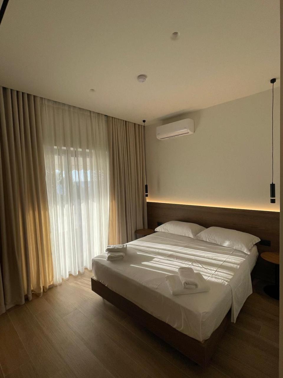 Takas Boutique Hotel 2*