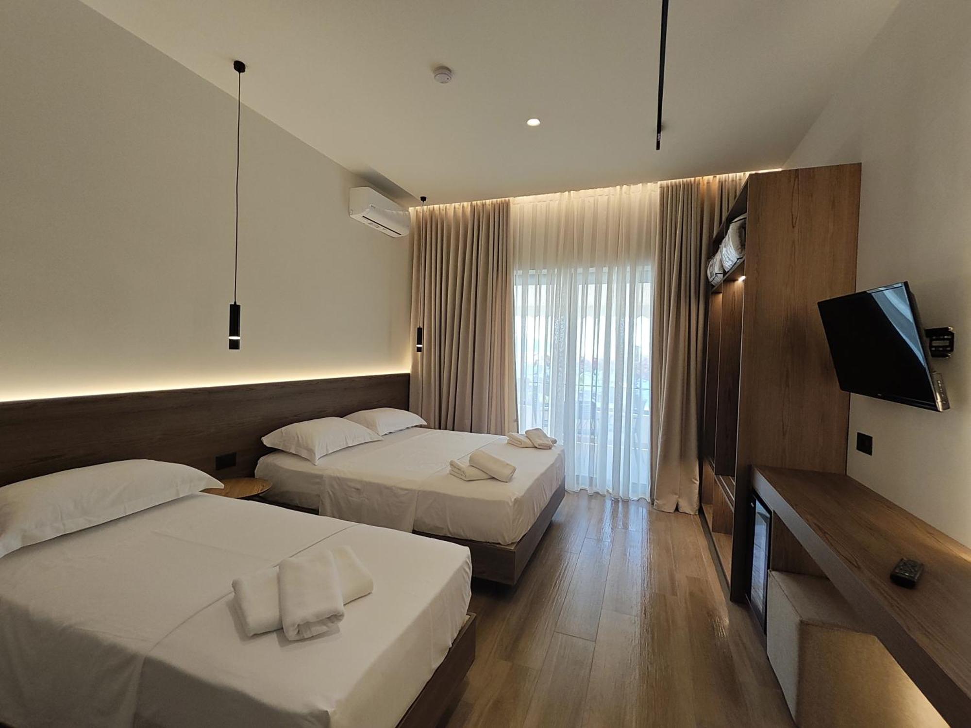 Hotel Takas Boutique Radhimë